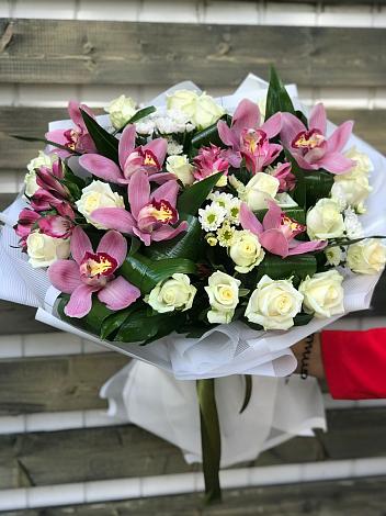 Букет цветов из: Розы и Хризантемы в Чебеньки