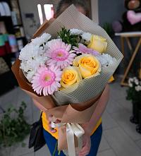 Букет цветов из:  Герберы, Розы и Хризантемы в Чебеньки