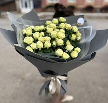 Букет Белые кустовые розы Солинеро в Чебеньки